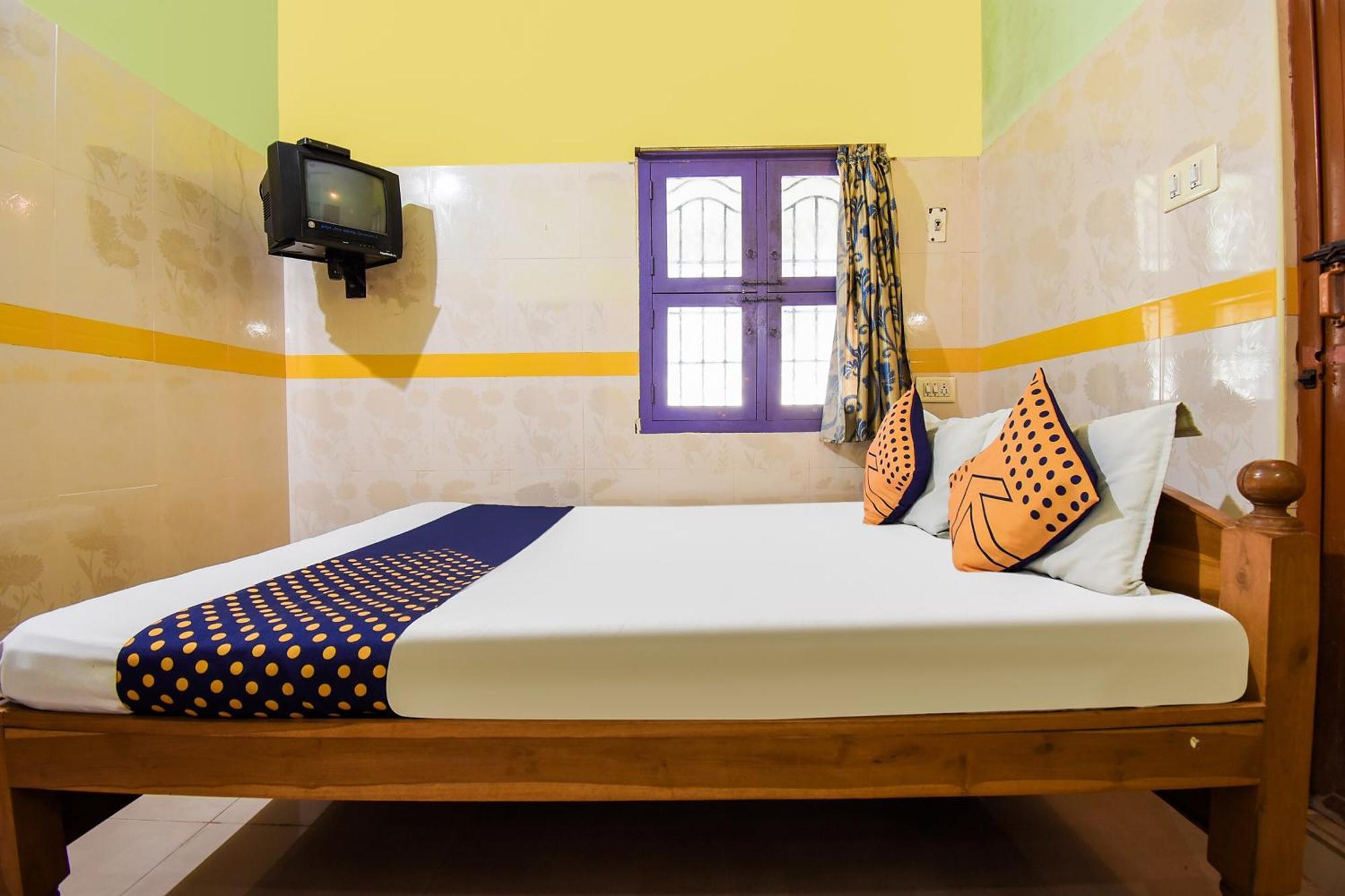 Hotel O K.S.Lodge Tribhuvanam Exterior photo